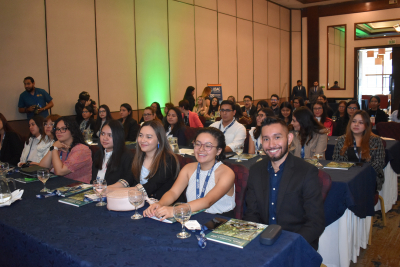 Estudiantes participantes al congreso